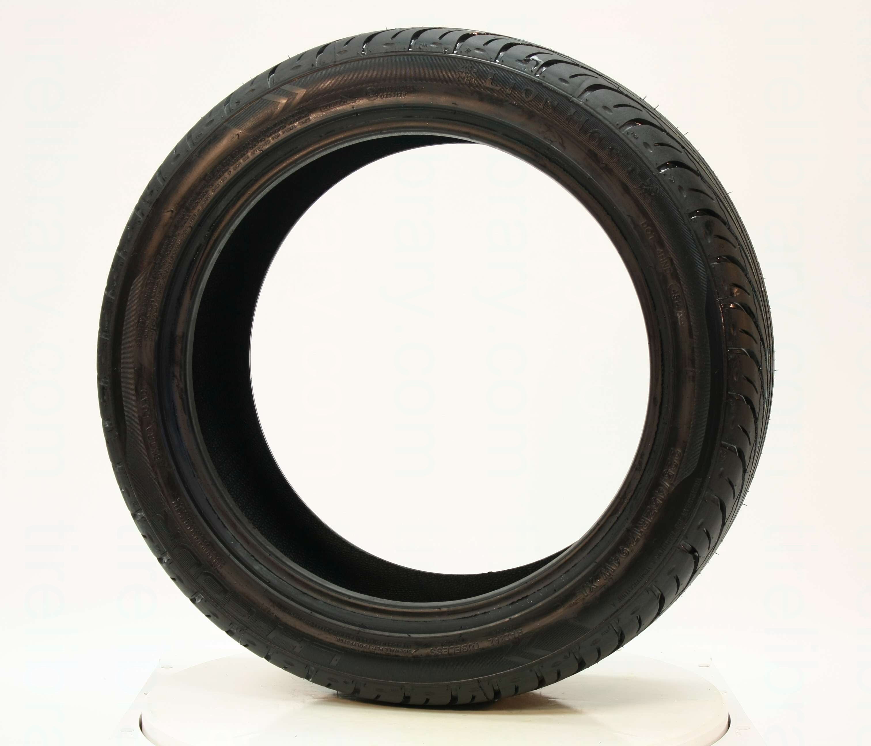 235 35zr19 Xl Lh-four - Lionhart - Tire Library