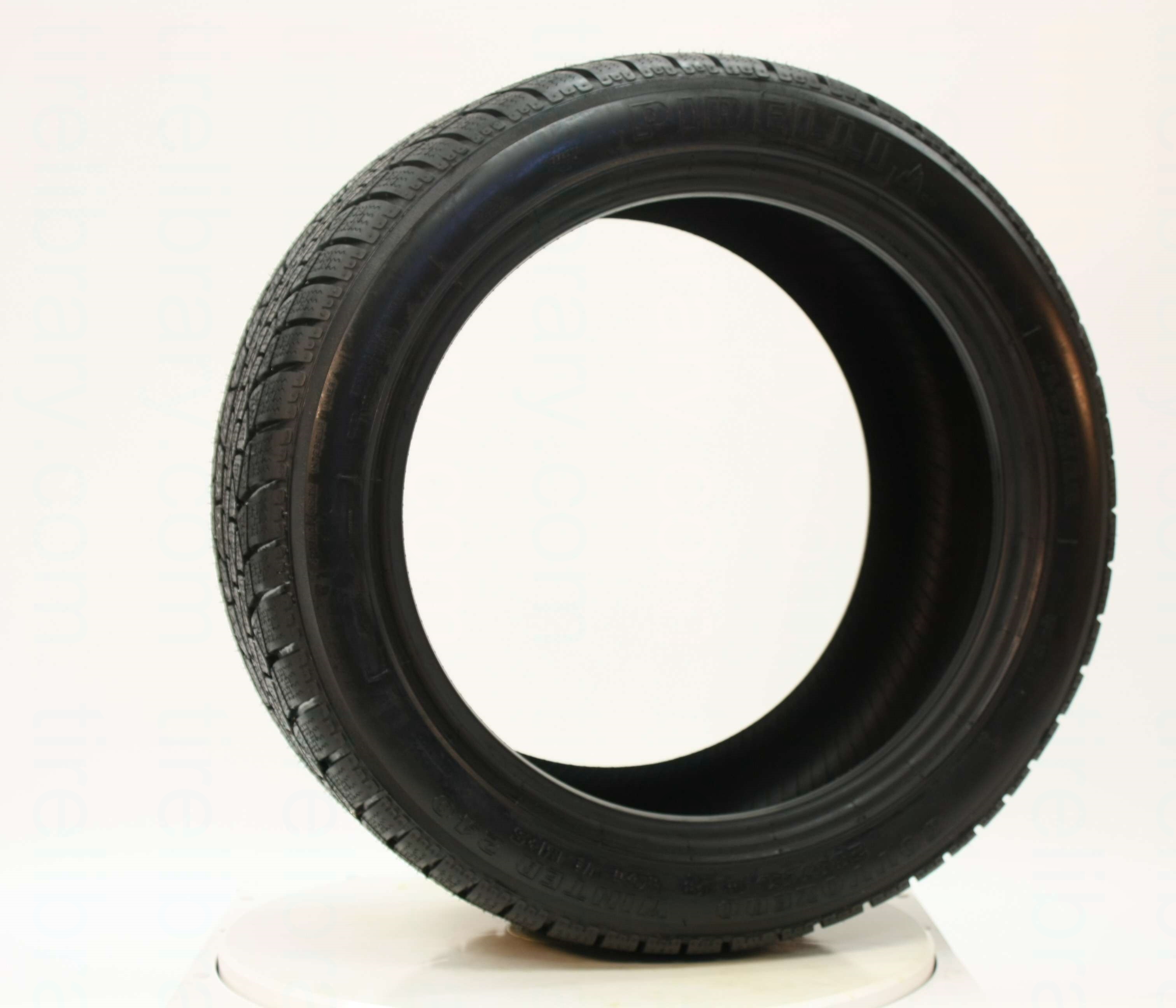245-45r19-winter-240-sottozero-pirelli-tire-library