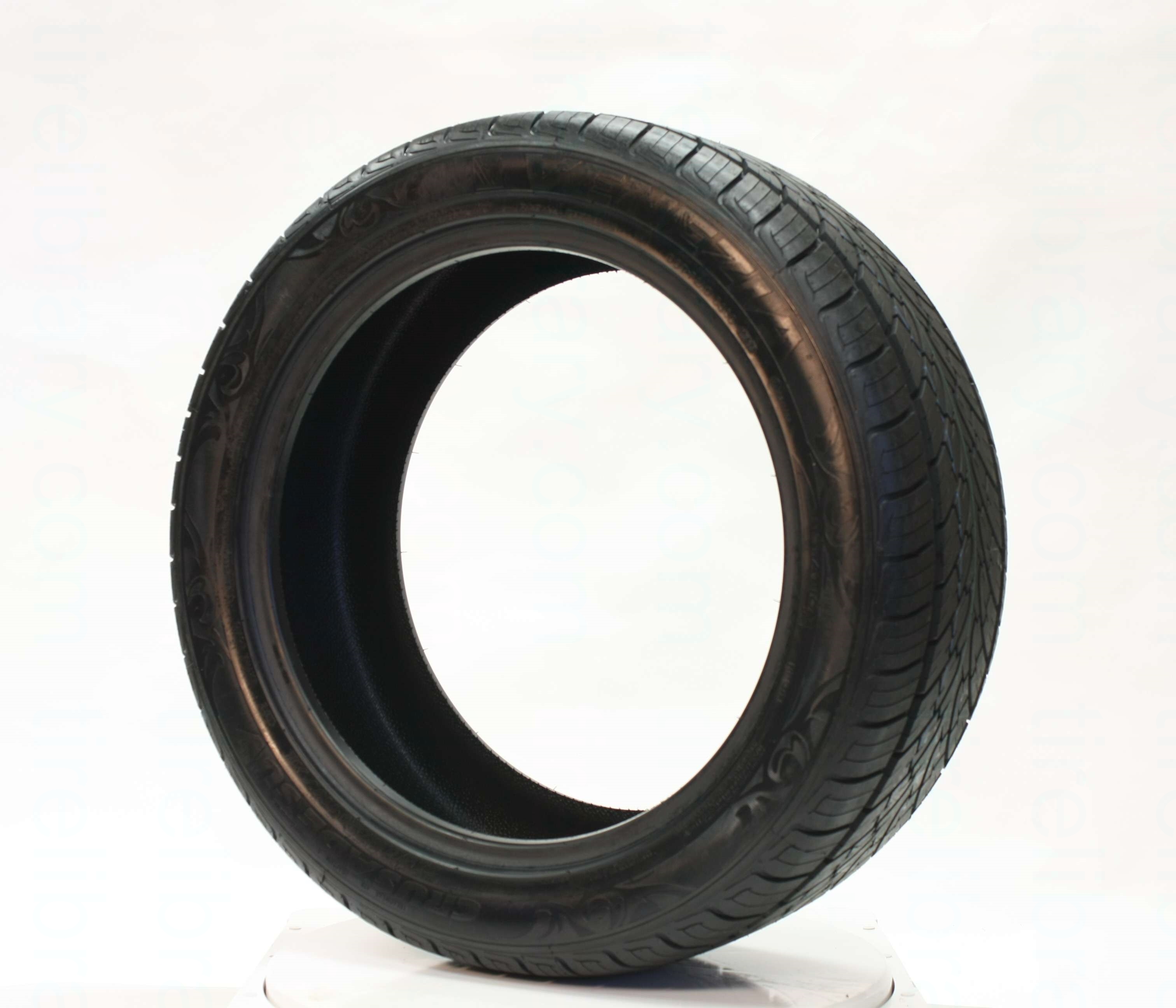 265/40R22 XL CRUSADE SUV - VENEZIA - Tire Library